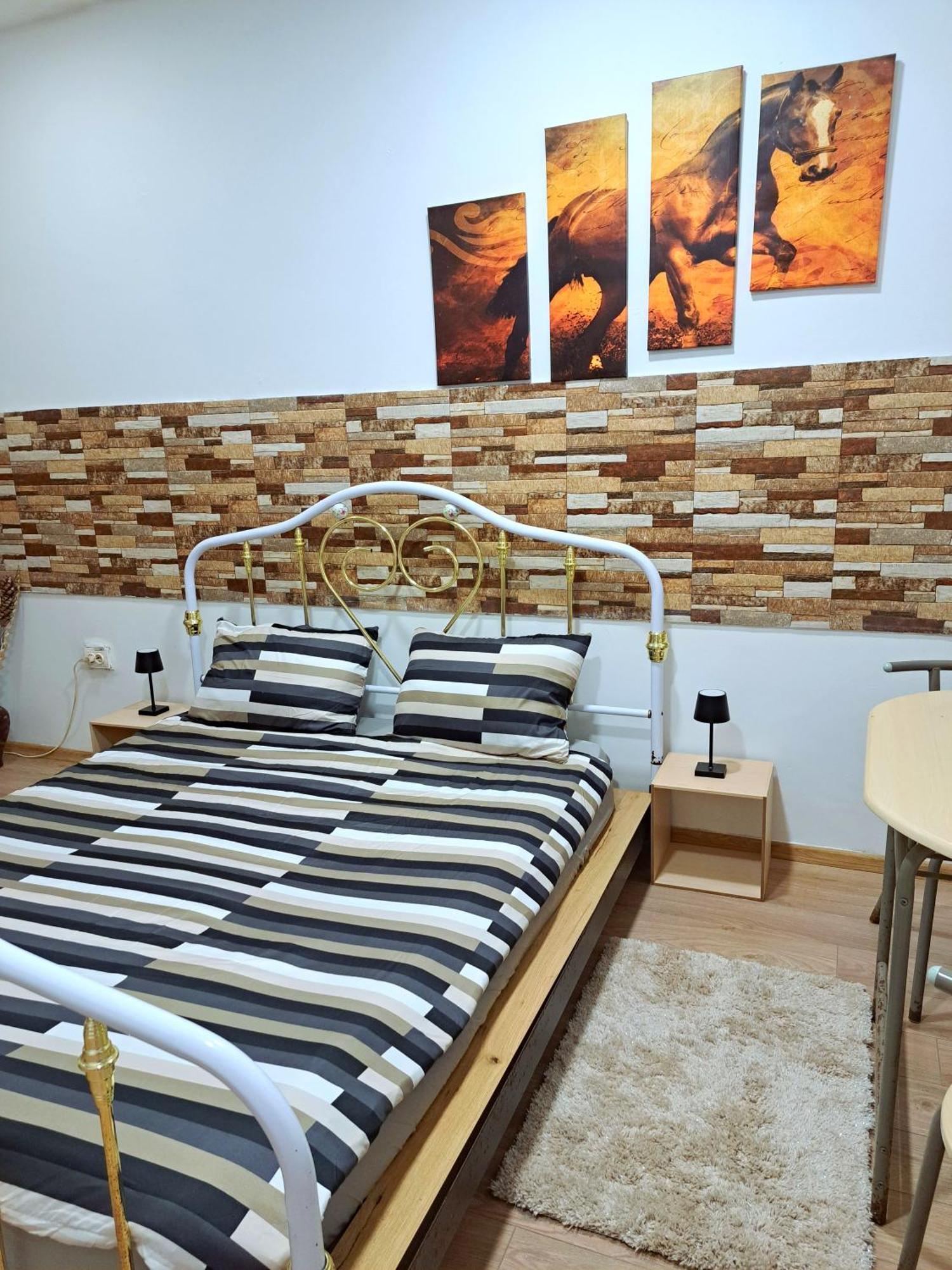 Regim Hotelier Pietonala Oradea Pokój zdjęcie